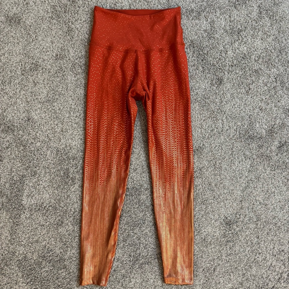 Beyond Yoga Women's Size M Orange Gold Sparkle Metallic 23 x 24 Leggings